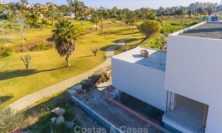 Villas contemporáneas en venta en nueva promoción, frontline golf en Estepona - Marbella 2068 