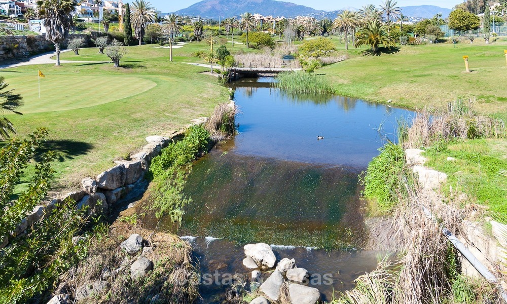 Villas contemporáneas en venta en nueva promoción, frontline golf en Estepona - Marbella 2707