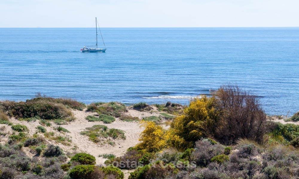 Villas modernas con vistas al mar en venta, a poca distancia de la playa y la marina - Marbella Este - Mijas 2743