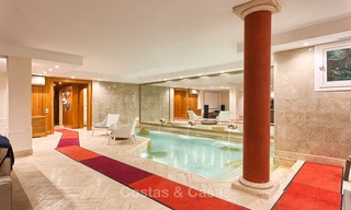 Villa de alta calidad, estilo clásico en venta en La Milla de Oro, Marbella. ¡Precio rebajado! 3099 