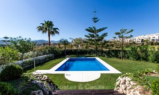 Nuevas villas en venta listas para entrar a vivir, en primera línea de golf de un resort privado, New Golden Mile, Marbella - Estepona 3532 