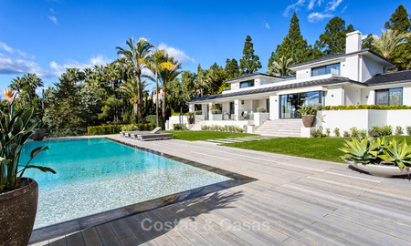 Atractiva y espaciosa villa de lujo renovada, con majestuosas vistas al mar, en venta, Marbella Este 3601