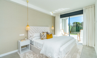 Nuevas casas modernas y espaciosas en primera linea de golf en venta, con impresionantes vistas al Mediterraneo y al golf, Marbella Este 33245 