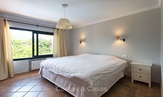 Villa de lujo recientemente renovada en Los Monteros, Este de Marbella 4054 