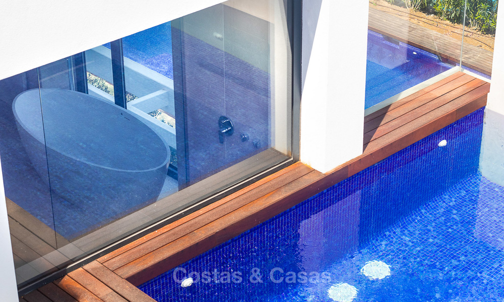 ÚLTIMA UNIDAD! Sólo 8 modernos y exclusivos apartamentos en venta, cada uno con su propia piscina climatizada, en la Milla de Oro - Marbella 4233
