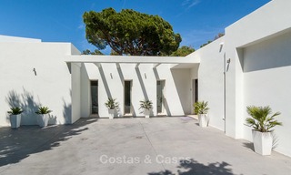 Villa moderna en venta cerca de la playa y golf en Marbella - Estepona 4283 