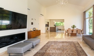 Villa moderna en venta cerca de la playa y golf en Marbella - Estepona 4298 