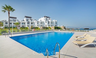 Venta de apartamentos en primera línea de playa recién reformados, listos para entrar a vivir, Casares, Costa del Sol 5340 