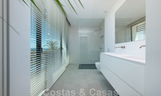 Se vende villa de diseño ultramoderna en primera línea de playa, New Golden Mile, Marbella - Estepona. 34266 