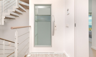 Se vende villa de diseño ultramoderna en primera línea de playa, New Golden Mile, Marbella - Estepona. 34269 