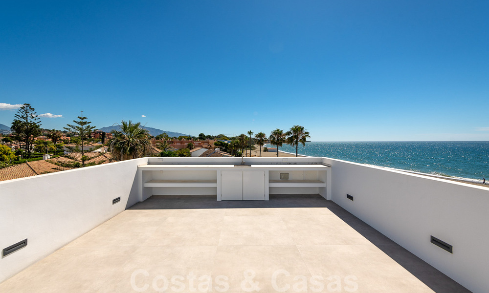 Se vende villa de diseño ultramoderna en primera línea de playa, New Golden Mile, Marbella - Estepona. 34276
