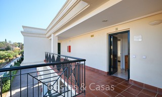 Apartamento en planta alta a la venta, a poca distancia de la playa y de Puerto Banús, Nueva Andalucia - Marbella 6617 
