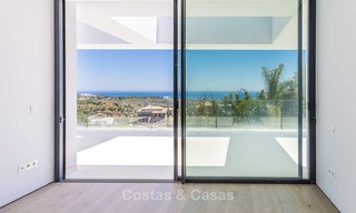 Majestuosa villa moderna con vistas panorámicas al mar en venta, primera línea de golf, Benahavis - Marbella 6850 