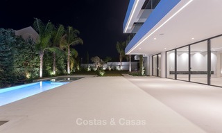 Majestuosa villa moderna con vistas panorámicas al mar en venta, primera línea de golf, Benahavis - Marbella 6865 
