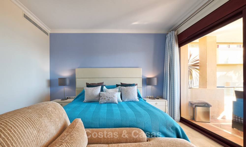 Muy atractivo apartamento de lujo frente al mar con fantásticas vistas al mar en venta - New Golden Mile, Marbella 7039