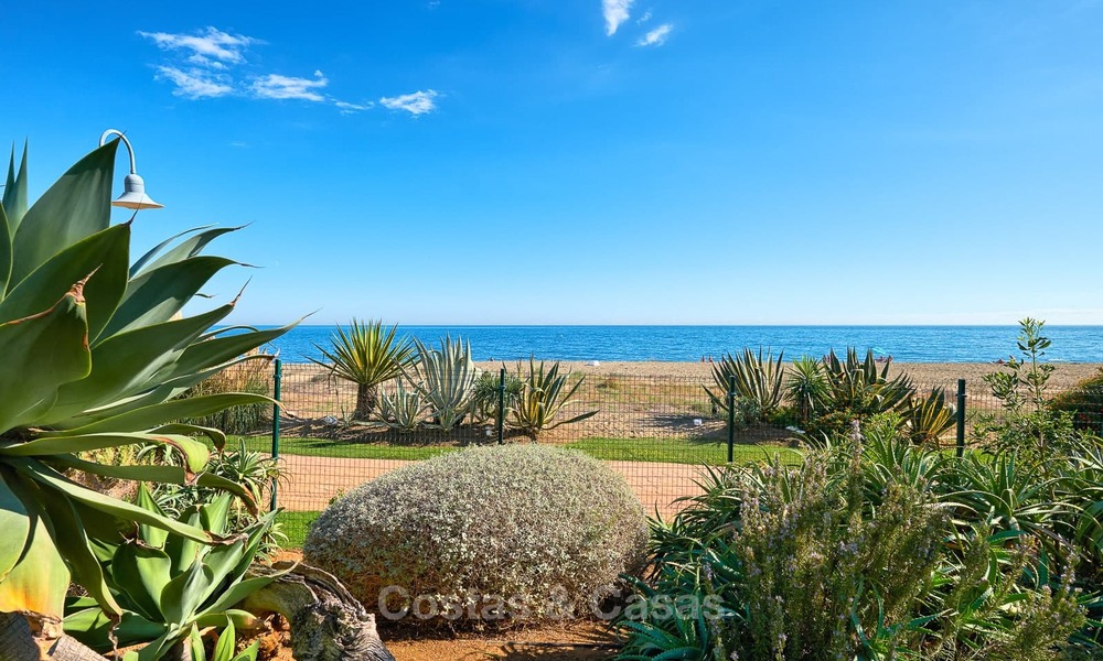Muy atractivo apartamento de lujo frente al mar con fantásticas vistas al mar en venta - New Golden Mile, Marbella 7057