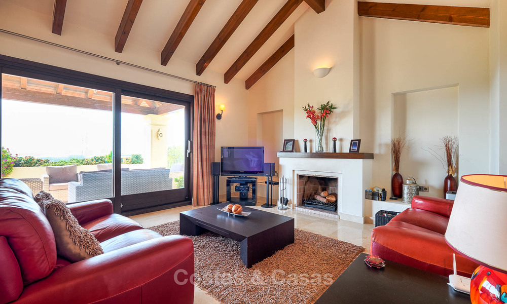 Encantadora y espaciosa villa de estilo clásico con vistas al mar en venta, Benahavis - Marbella 7089