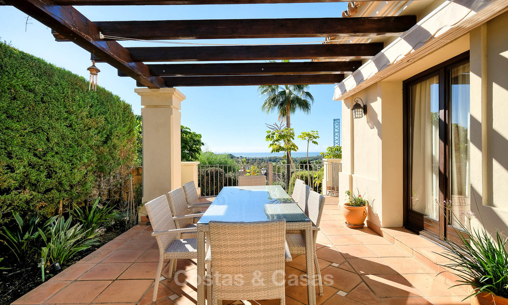 Encantadora y espaciosa villa de estilo clásico con vistas al mar en venta, Benahavis - Marbella 7113