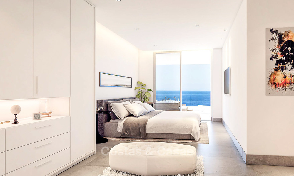 Modernos apartamentos reformados en venta, a poca distancia de la playa y de los servicios, Fuengirola - Costa del Sol 8009