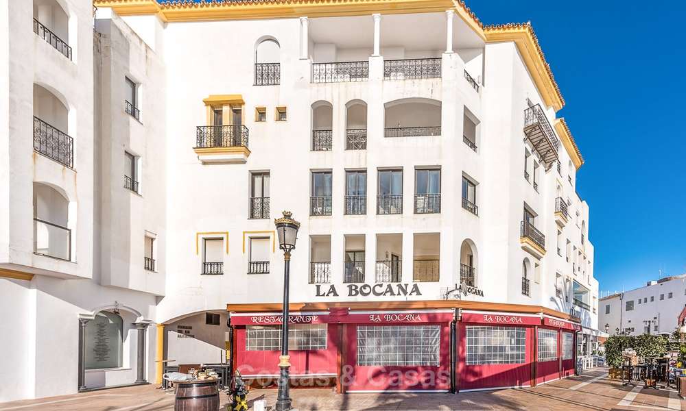 Oportunidad de adquirir un amplio apartamento de lujo frente al mar en el puerto deportivo de Puerto Banús - Marbella 8501