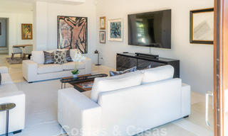 Suntuosa villa de lujo de estilo tradicional con magníficas vistas al mar en venta, Benahavis - Marbella. 37120 
