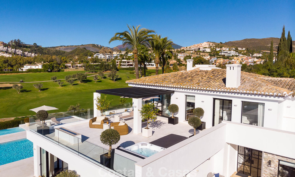 Prestigiosa villa de lujo reformada en venta, primera línea de golf, Nueva Andalucía, Marbella 9423