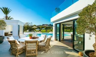 Prestigiosa villa de lujo reformada en venta, primera línea de golf, Nueva Andalucía, Marbella 9445 