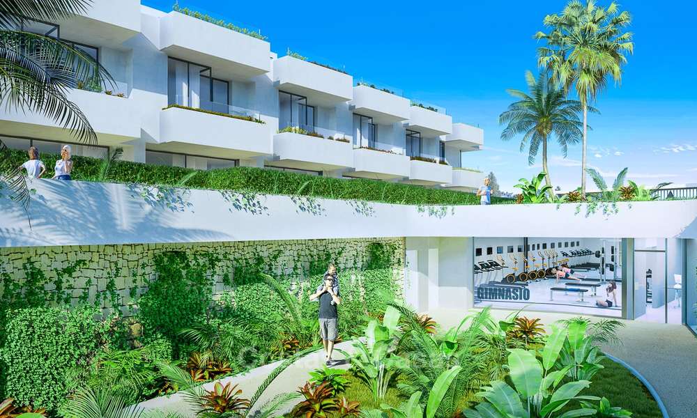 Preciosas casas adosadas nuevas y modernas en venta, a poca distancia de la playa y de los servicios en Fuengirola, Costa del Sol 9494