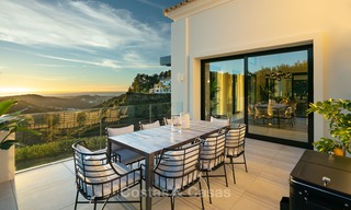 Magnífica villa totalmente reformada con magníficas vistas al mar en venta en El Madroñal - Benahavis - Marbella 10074 