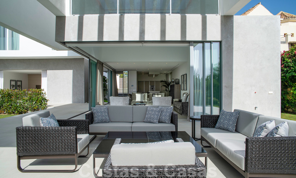 Villa de lujo contemporánea a estrenar con vistas panorámicas al mar en venta, en un exclusivo resort de golf en Benahavis - Marbella 26518