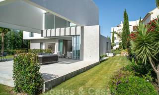 Villa de lujo contemporánea a estrenar con vistas panorámicas al mar en venta, en un exclusivo resort de golf en Benahavis - Marbella 26525 