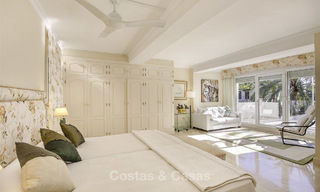 Se vende villa de lujo con estilo contemporáneo junto a la playa, entre Estepona y Marbella 11664 