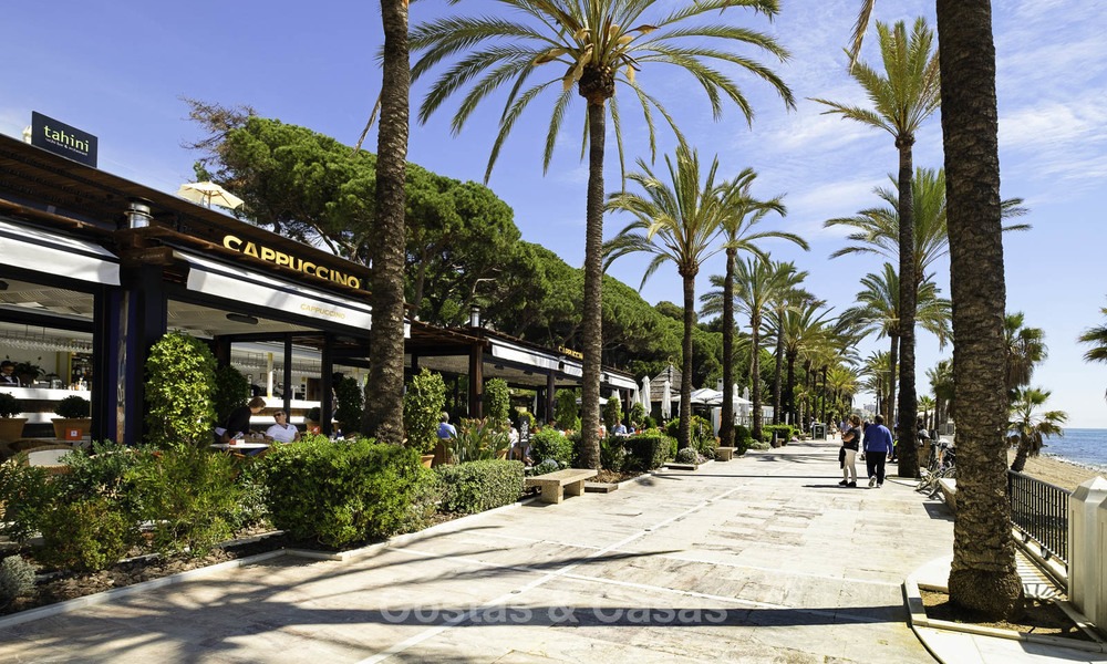 Apartamento de lujo en segunda línea de playa en un exclusivo complejo en venta, en el centro de Marbella 12338