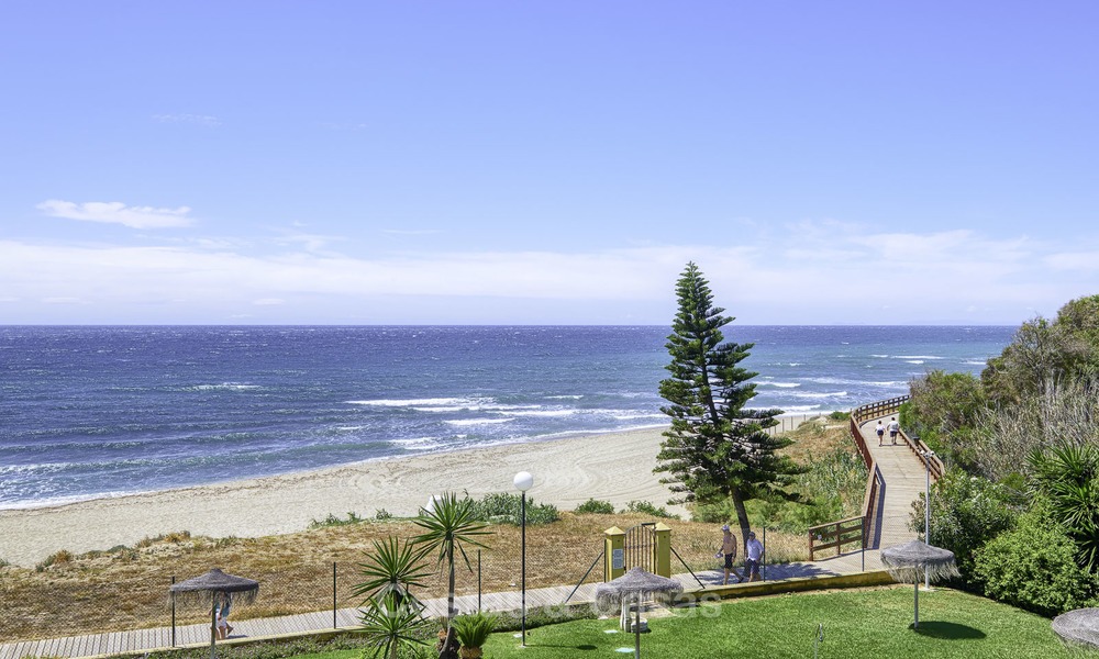 Ático en primera línea de playa totalmente renovado con increíbles vistas al mar en venta en Mijas Costa 12898
