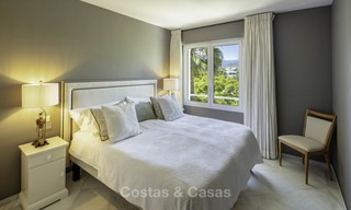 Lujoso ático dúplex de 4 dormitorios en venta en un exclusivo complejo frente al mar en Puerto Banús - Marbella 13671 