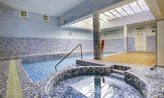 Atractivo apartamento con jardín en venta, en un prestigioso complejo de Sierra Blanca, en la Milla de Oro de Marbella 14359 