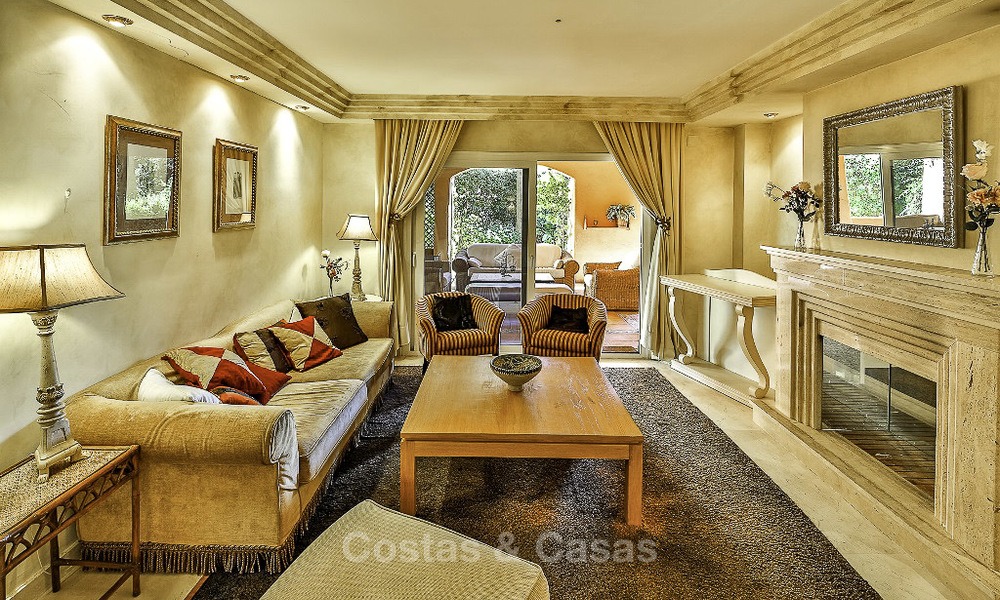 Atractivo apartamento con jardín en venta, en un prestigioso complejo de Sierra Blanca, en la Milla de Oro de Marbella 14365