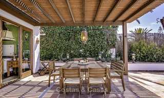 Encantadora villa en venta, muy espacioso estilo mediterráneo, a poca distancia de la playa en Marbella Este 14497 