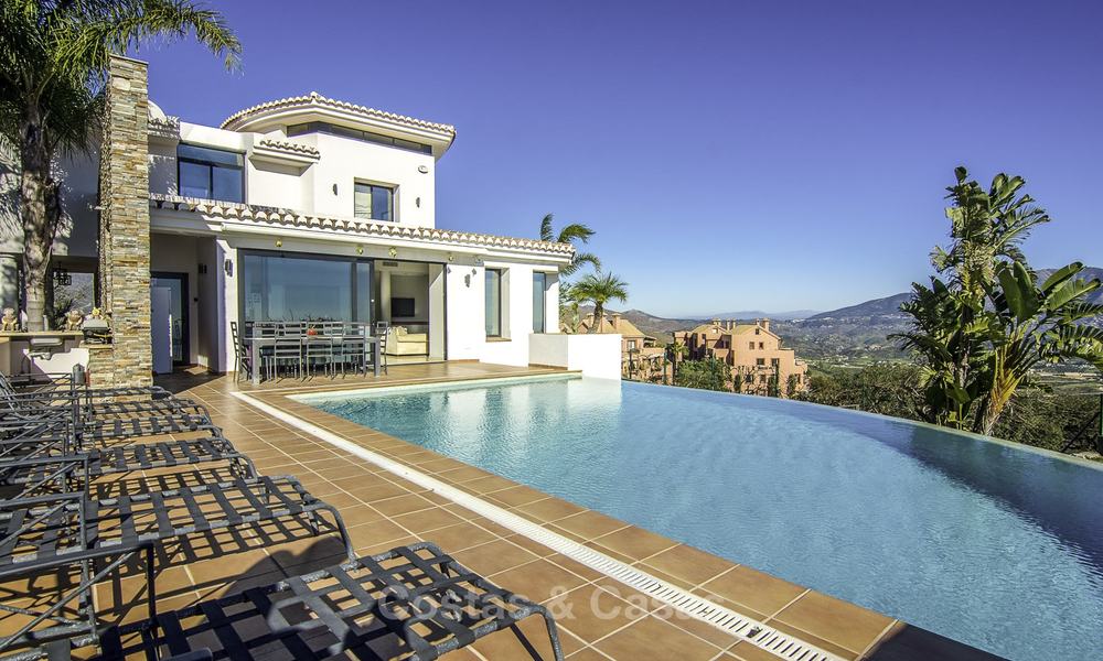 Magnífica villa moderna andaluza con vistas panorámicas en venta al Este de Marbella 14787
