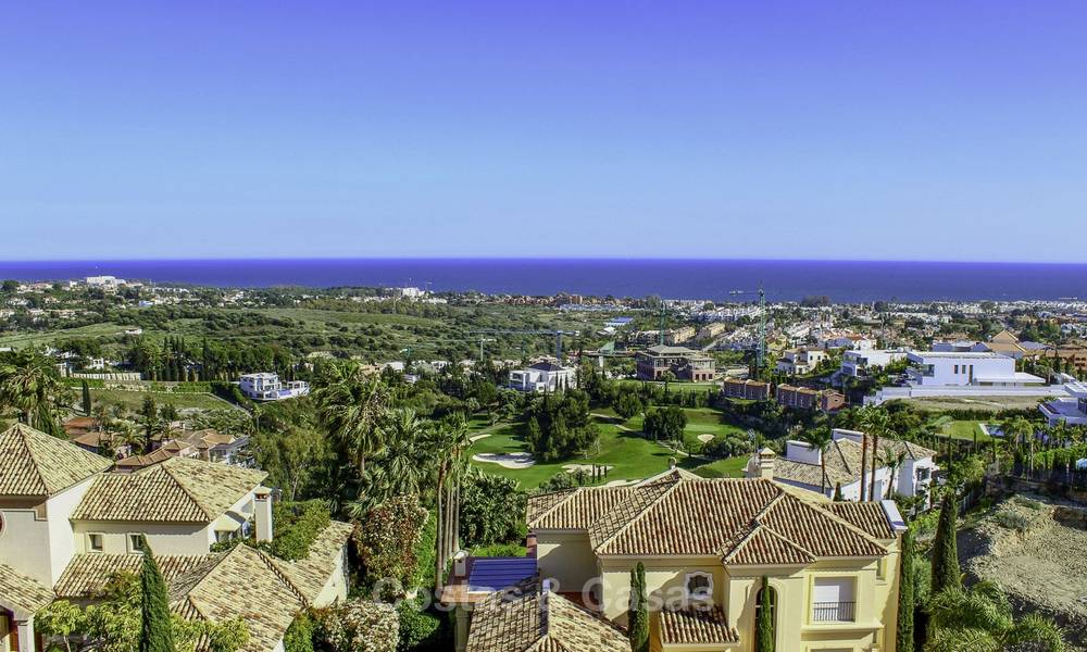 Majestuosa villa andaluza de lujo en venta, en una parcela grande, en un exclusivo resort de golf con impresionantes vistas al mar – Benahavis – Marbella 15053