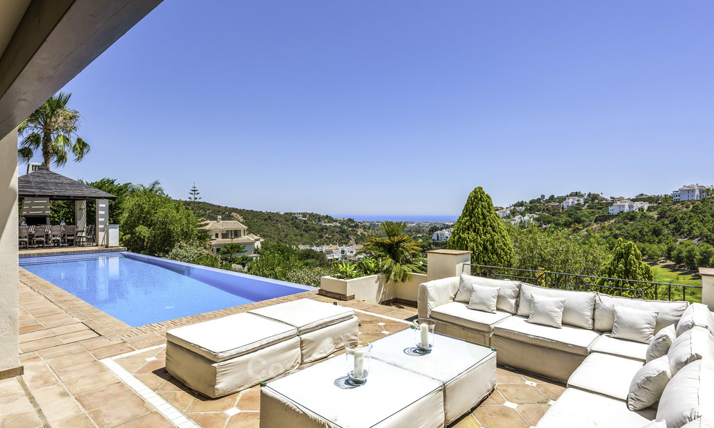 Se vende villa moderna de estilo mediterráneo, en primera línea de golf, Benahavis - Marbella 15406