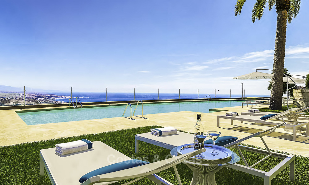 Elegantes apartamentos y áticos contemporáneos con vistas al mar en venta en uno de los mejores resorts de golf de la zona en Casares - Costa del Sol. 16704