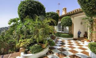 Encantadora villa de estilo rústico y casa de invitados con vistas al mar en venta en El Madroñal - Marbella 16065 