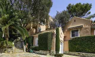 Encantadora villa de estilo rústico y casa de invitados con vistas al mar en venta en El Madroñal - Marbella 16075 