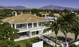 Se vende una nueva villa contemporánea, en un elegante distrito costero de Estepona Este, lista para ser habitada 17642 
