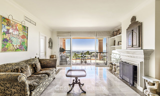 Amplio y acogedor apartamento con vistas panorámicas al mar en venta, Benahavis - Marbella 18359 