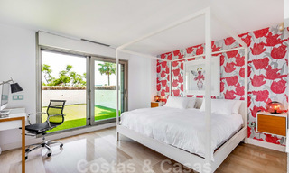 Amplio y moderno apartamento con vistas al mar y al golf en venta en Benahavis, Marbella 20009 