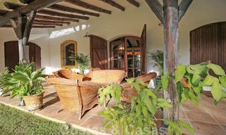 Se vende una encantadora y espaciosa villa de estilo rústico, a poca distancia de los servicios y del centro de San Pedro, Marbella 20623 