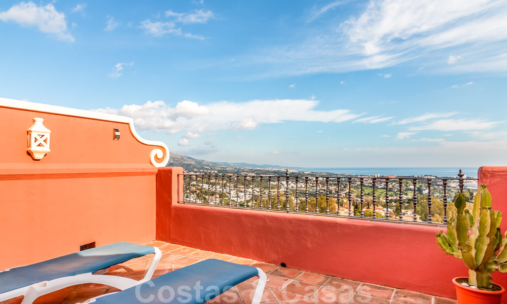 Prístino ático con vistas panorámicas al mar y a la montaña en venta en Benahavis, Marbella 20250