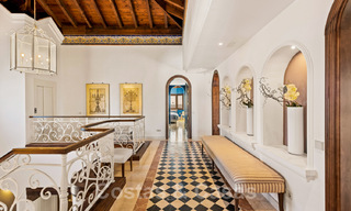Villa de lujo en venta de estilo clásico con vistas al mar en zona de golf en Marbella - Benahavis 41502 